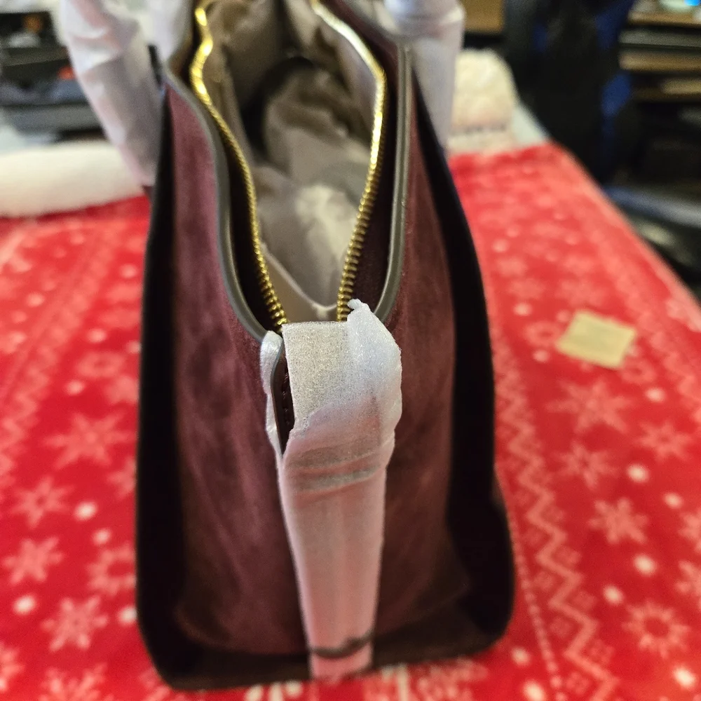 Michael Kors Avril Extra-Large Leather and Suede Tote Bag Red - Picture 3 of 12